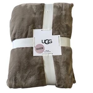 UGG Novah Queen Fleece Blanket Light Fawn Brown Bedding Comforter  Reversible NEW